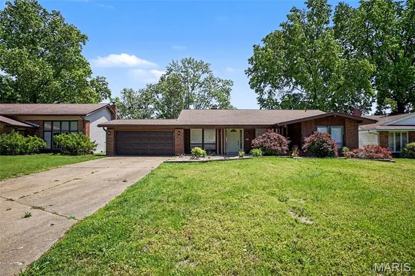 $244,900 | 7430 Sir Lords Lane, Hazelwood, MO 63042