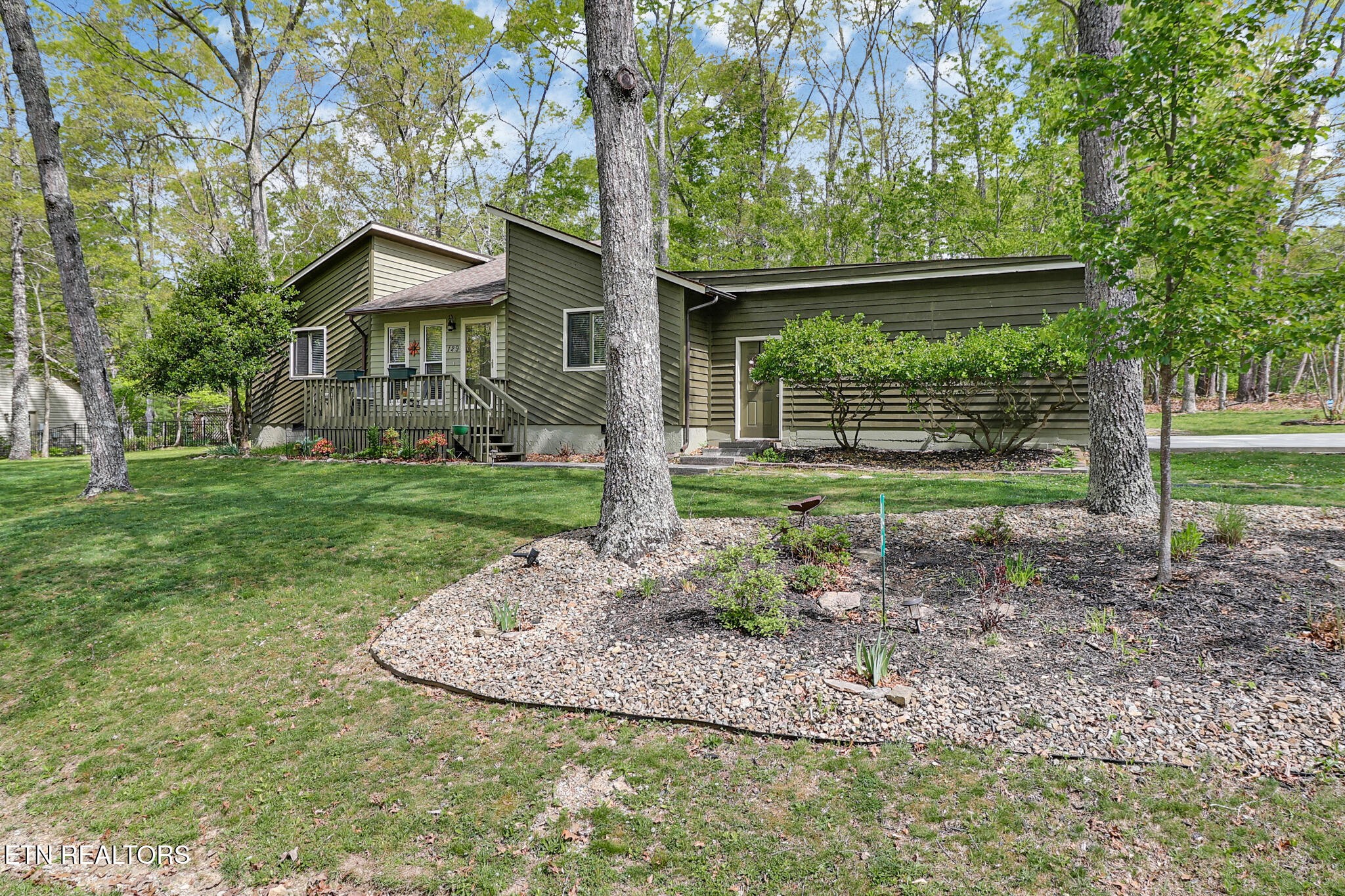 129 Norcross Road Crossville, TN 38558 - Photo 3 of 33
