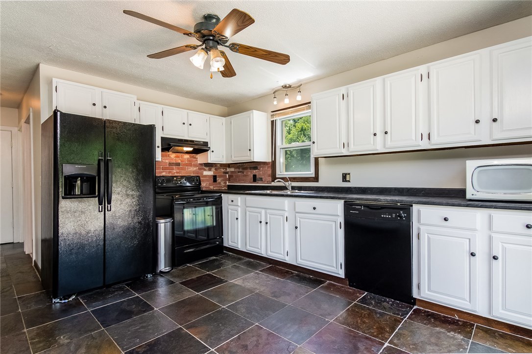 67 Laurel Road Charlestown, RI 02813 - Photo 15 of 40