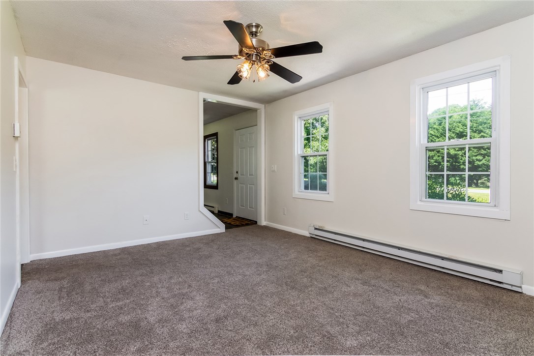 67 Laurel Road Charlestown, RI 02813 - Photo 22 of 40 Living/family Room