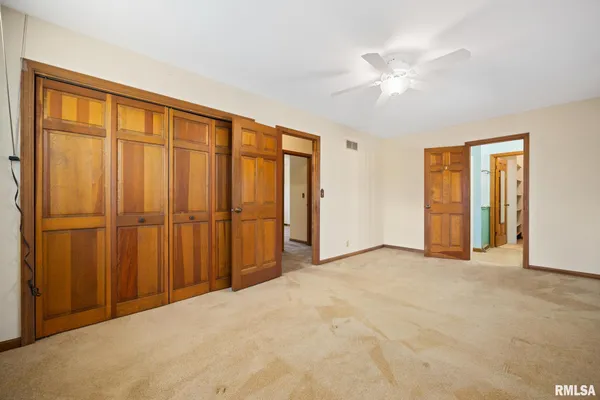 $425,000 | 2353 Hollands Grove Road, Washington, IL 61571