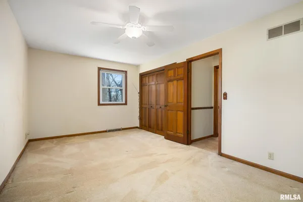 $425,000 | 2353 Hollands Grove Road, Washington, IL 61571