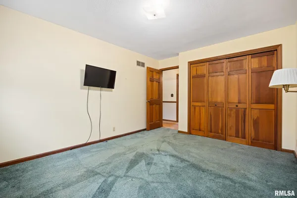 $425,000 | 2353 Hollands Grove Road, Washington, IL 61571
