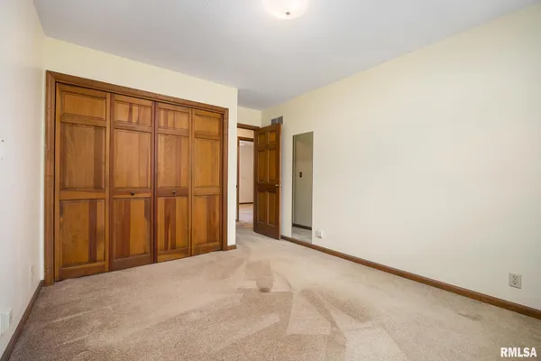 $425,000 | 2353 Hollands Grove Road, Washington, IL 61571