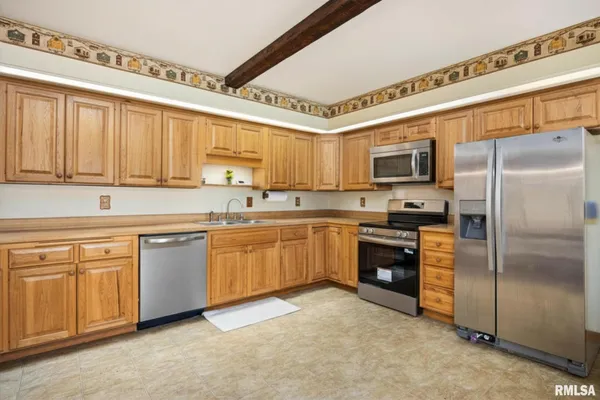 $425,000 | 2353 Hollands Grove Road, Washington, IL 61571