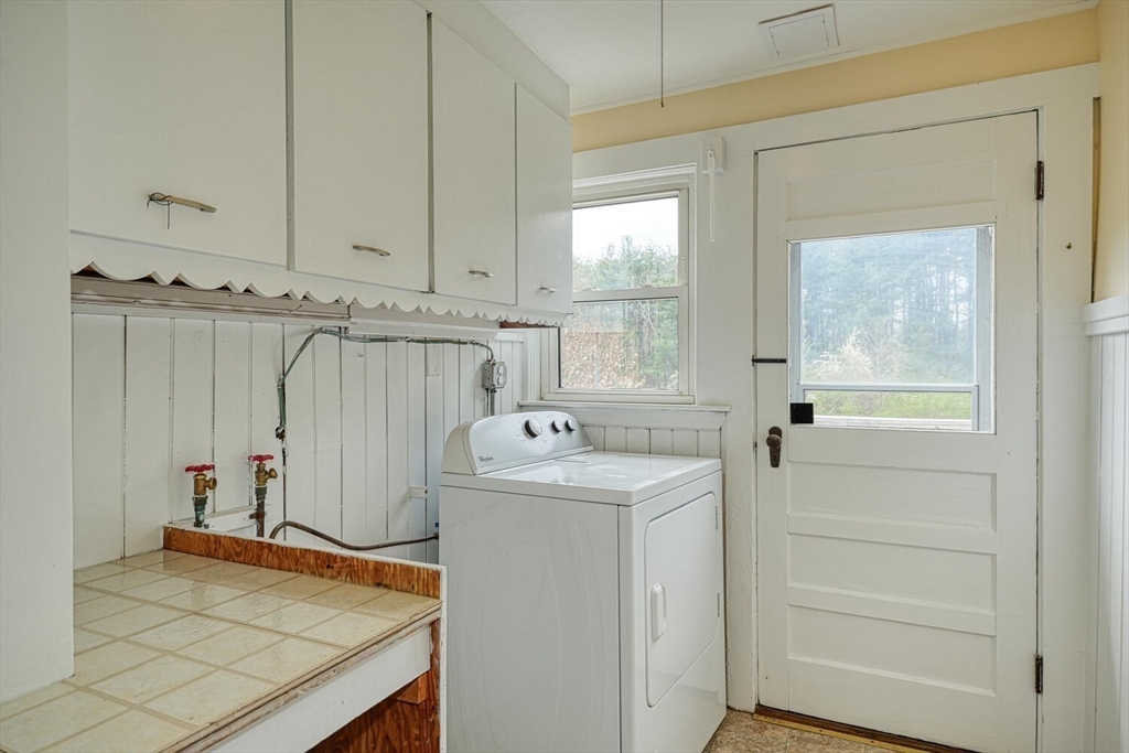 193 Gates Pond Road Berlin, MA 01503 - Photo 8 of 42 Gallery Image 8