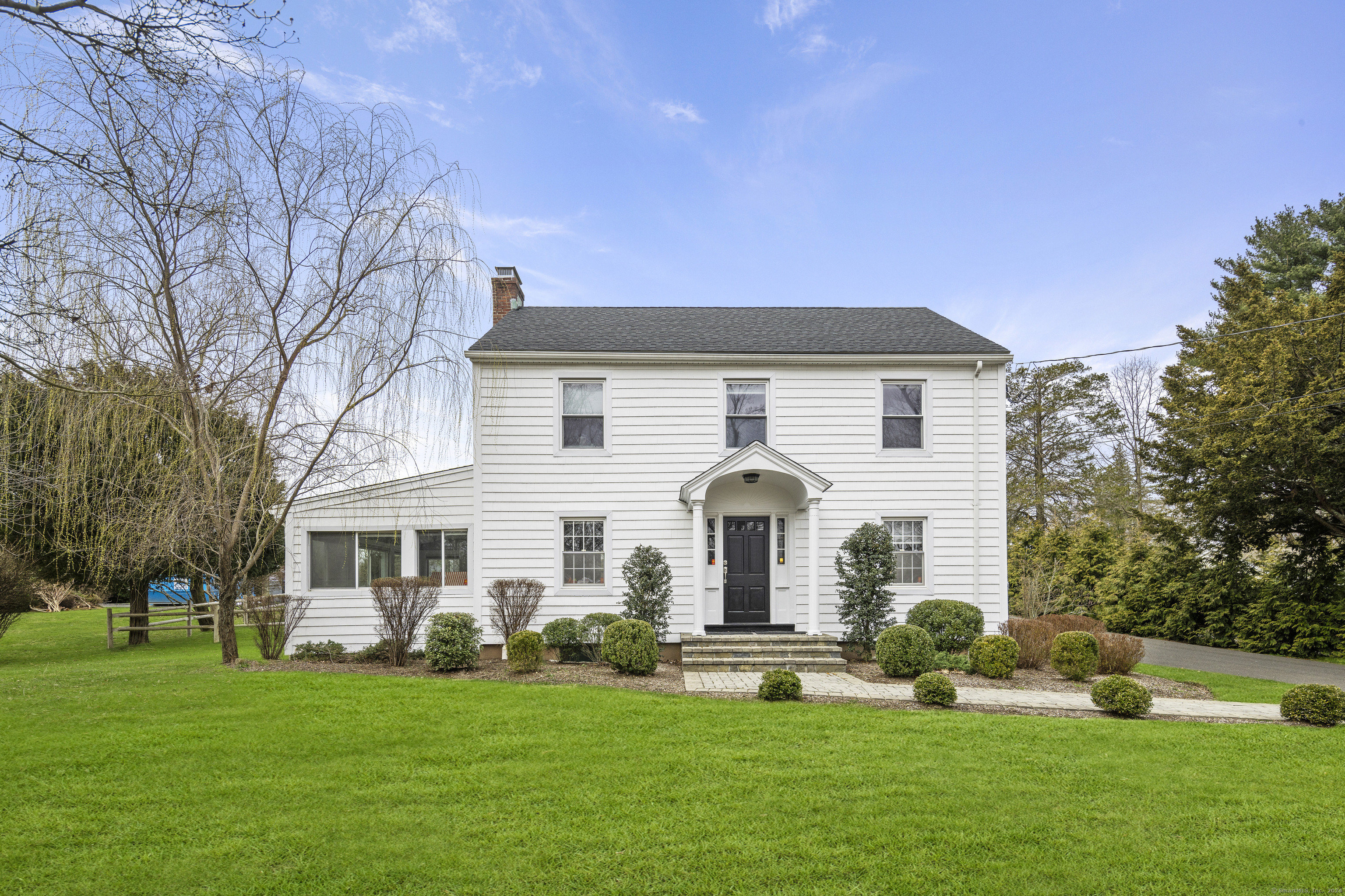 146 Oxford Road Fairfield, CT 06890 - Photo 11 of 31 3 Bedroom plus top floor bonus suite