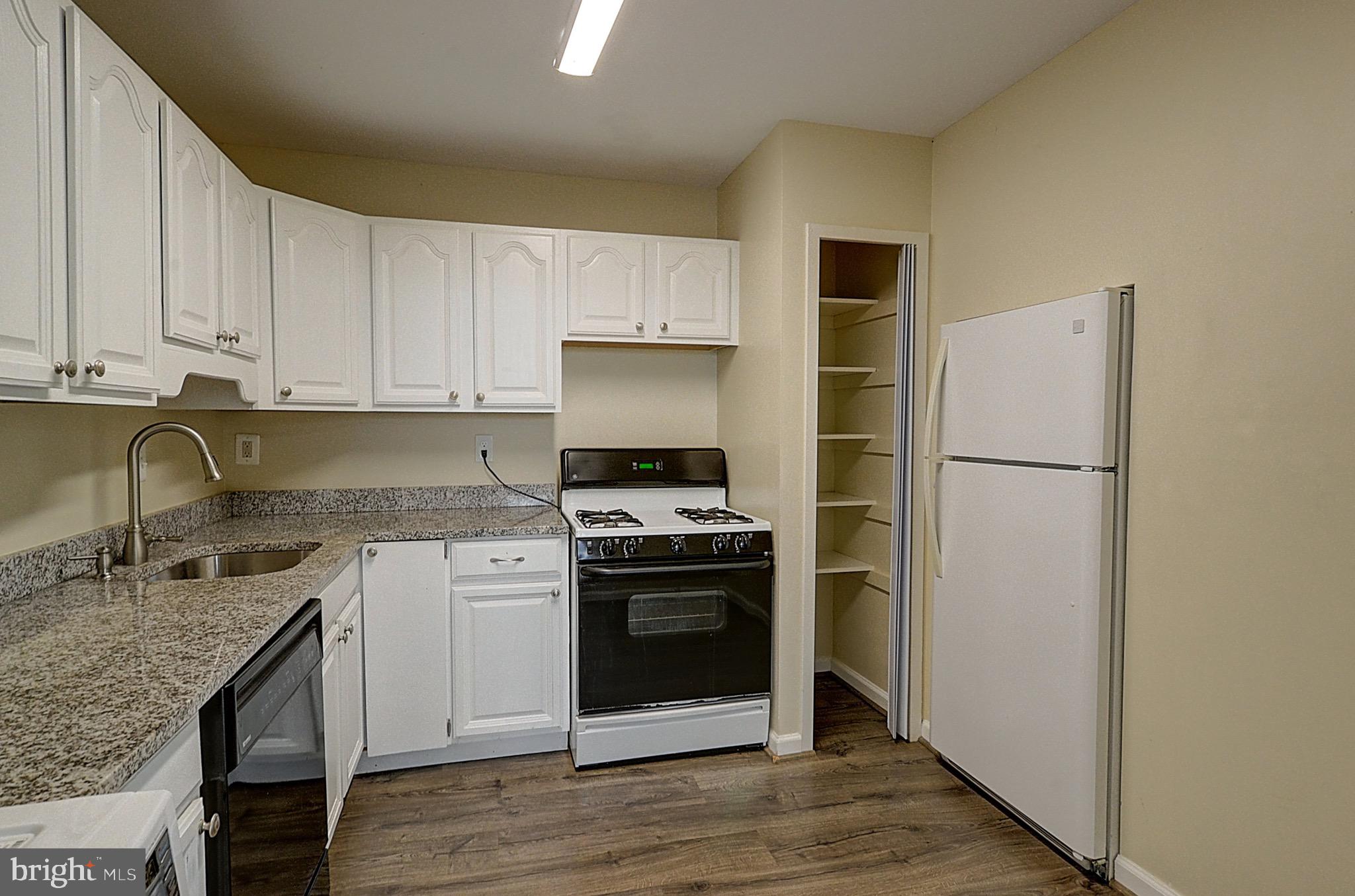 5225 Pooks Hill Road, Unit 1511N Bethesda, MD 20814 - Photo 6 of 33