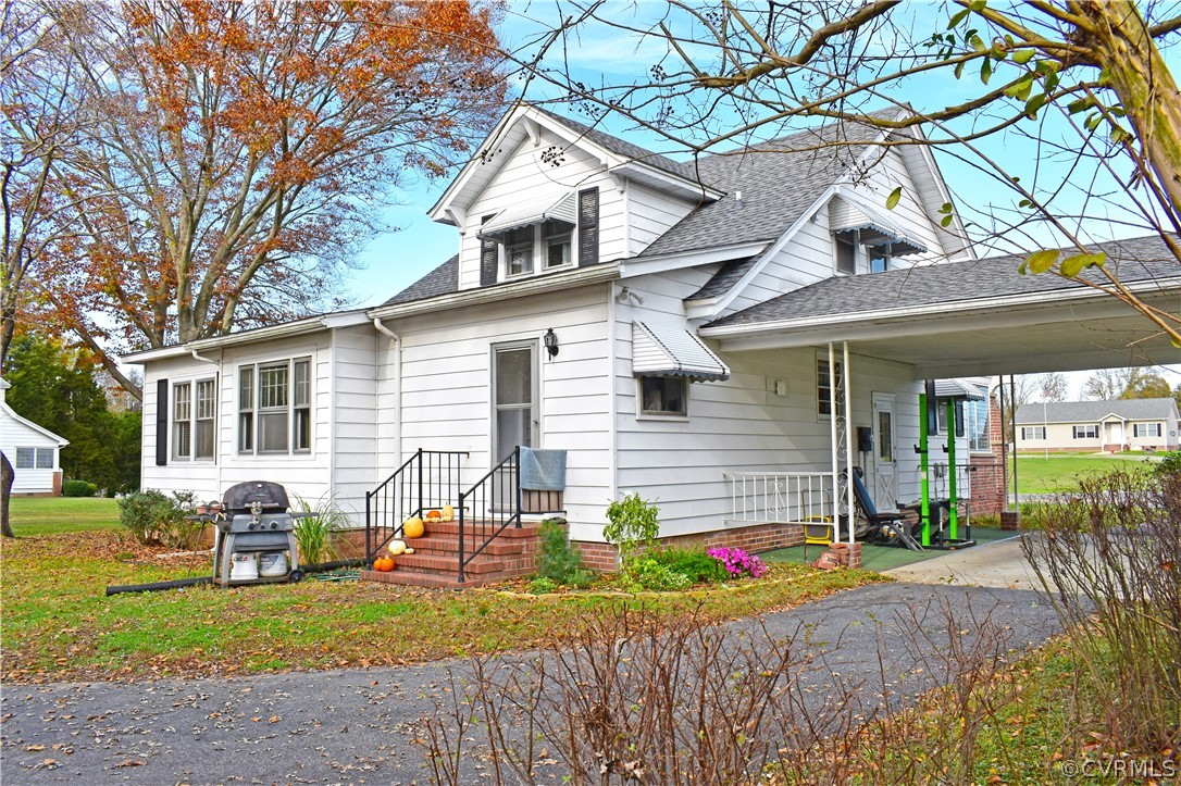 127 Hampton Hall Road Callao, VA 22435 - Photo 7 of 45 Gallery Image 7