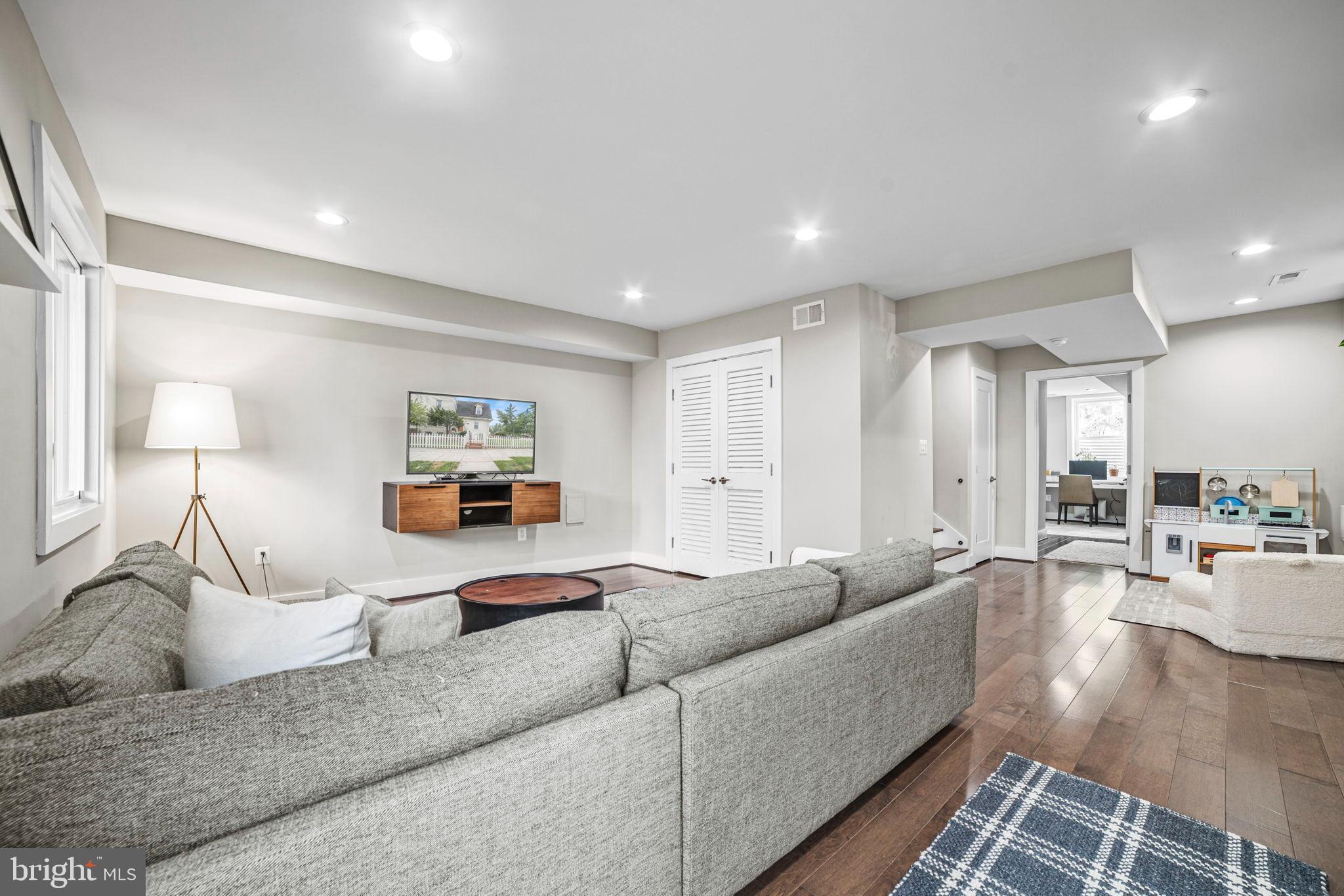 4816 9th Street Northwest Washington, DC 20011 - Photo 17 of 24