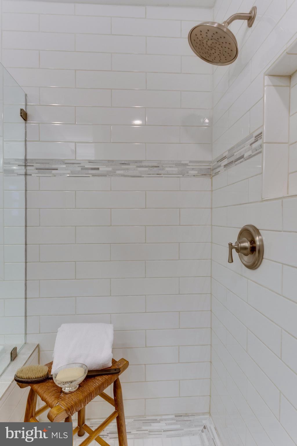 9101 Streamview Lane Vienna, VA 22182 - Photo 24 of 30 Bath (Master)