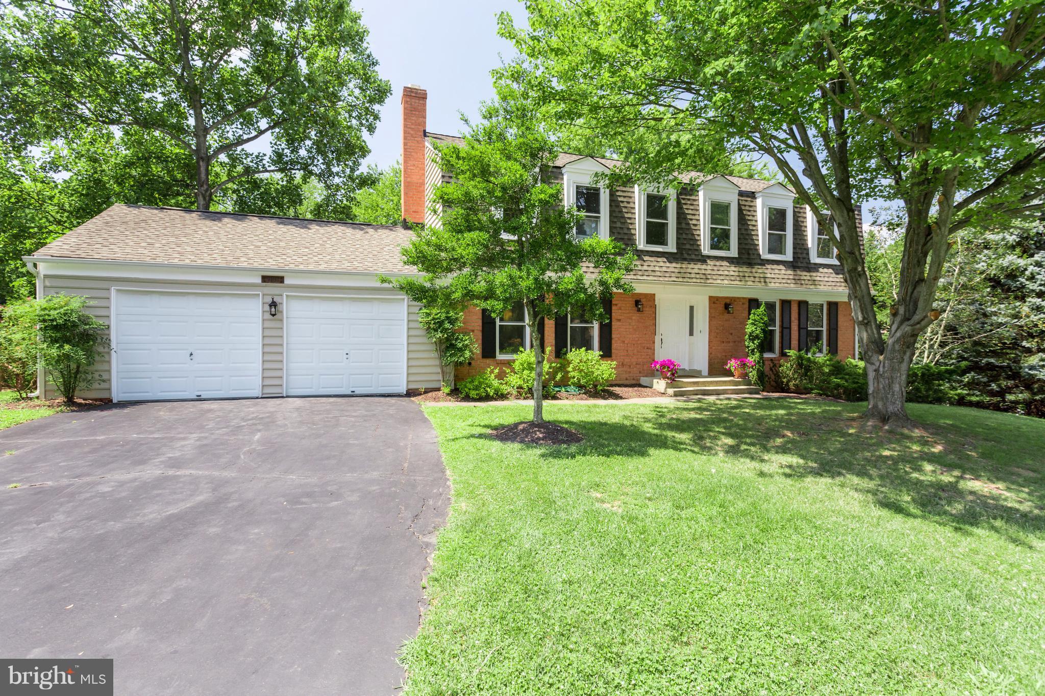 9101 Streamview Lane Vienna, VA 22182 - Photo 4 of 30 Exterior (Front)