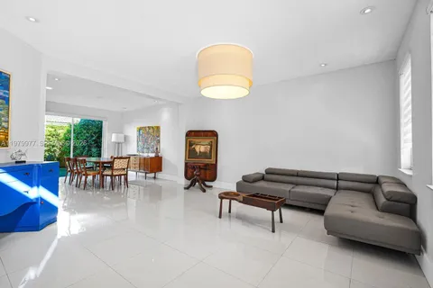 $950,000 | 9491 Northwest 45th Street, Doral, FL 33178