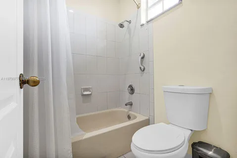 $950,000 | 9491 Northwest 45th Street, Doral, FL 33178