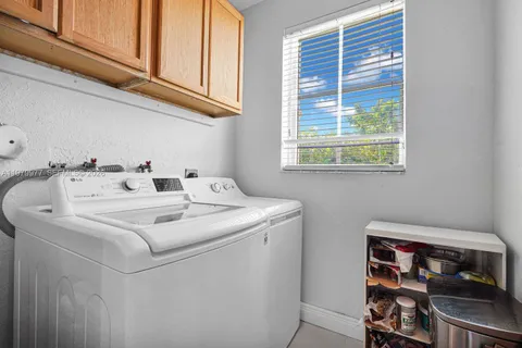 $950,000 | 9491 Northwest 45th Street, Doral, FL 33178