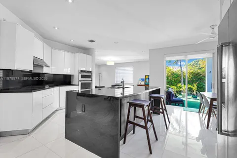 $950,000 | 9491 Northwest 45th Street, Doral, FL 33178