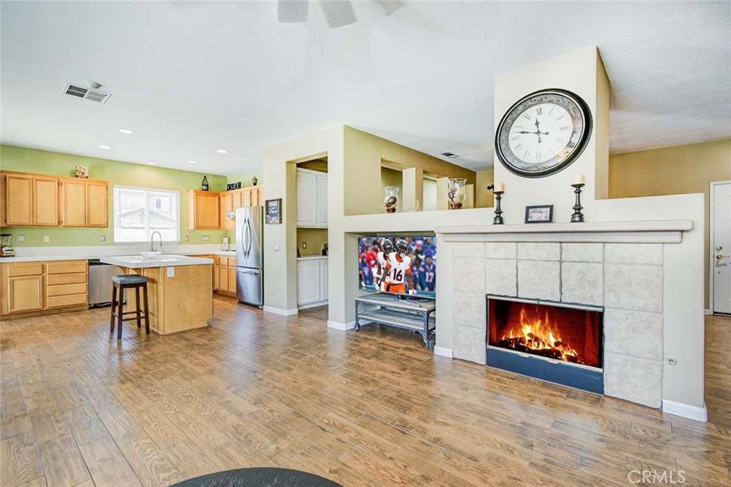 6174 Risingstar Drive Eastvale, CA 92880 - Photo 7 of 57