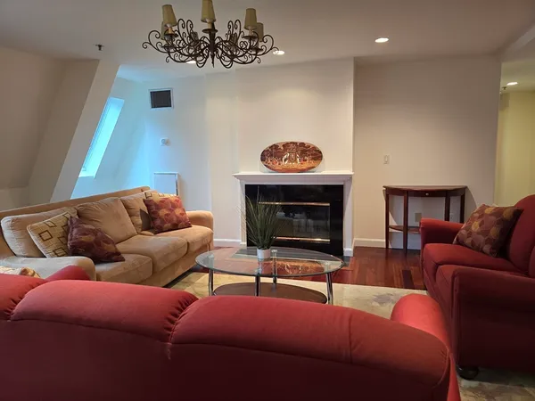 $6,200 | 950 Massachusetts Avenue, Unit PH1, Cambridge, MA 02139