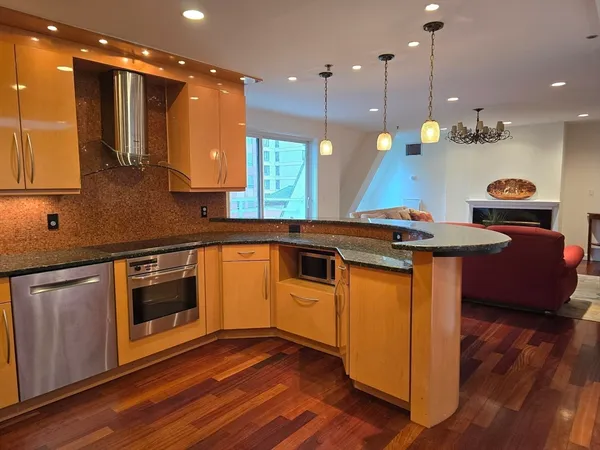 $6,200 | 950 Massachusetts Avenue, Unit PH1, Cambridge, MA 02139