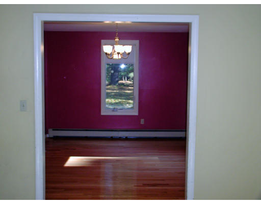 15 Pinewood Road Chelmsford, MA 01824 - Photo 3 of 6
