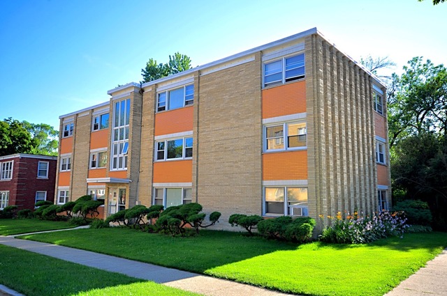 50 West Avenue, Unit 2N Riverside, IL 60546 - Photo 1 of 18 a front view of a building