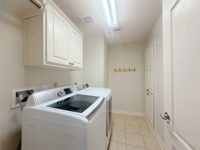 a bathroom with a toilet