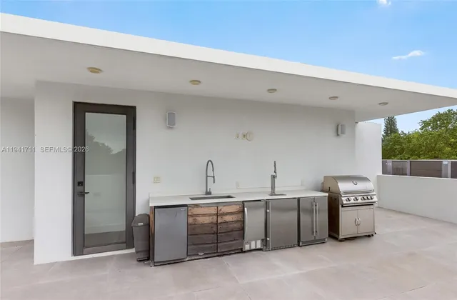 $2,975,000 | 3222 Matilda Street, Unit 3222, Miami, FL 33133