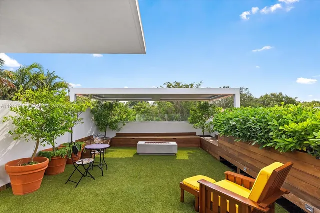 $2,975,000 | 3222 Matilda Street, Unit 3222, Miami, FL 33133