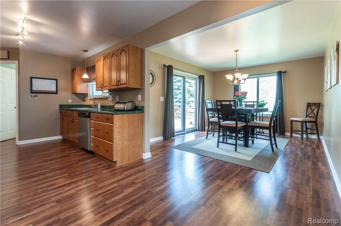 231 Arlington Drive Rochester, MI 48307 - Photo 7 of 29 231 Arlington-15.jpg