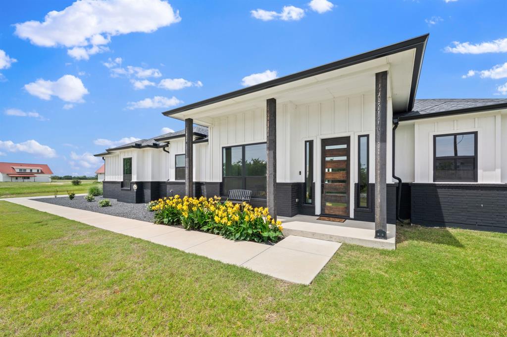 140 Lone Elm Road Midlothian, TX 76065 - Photo 3 of 32