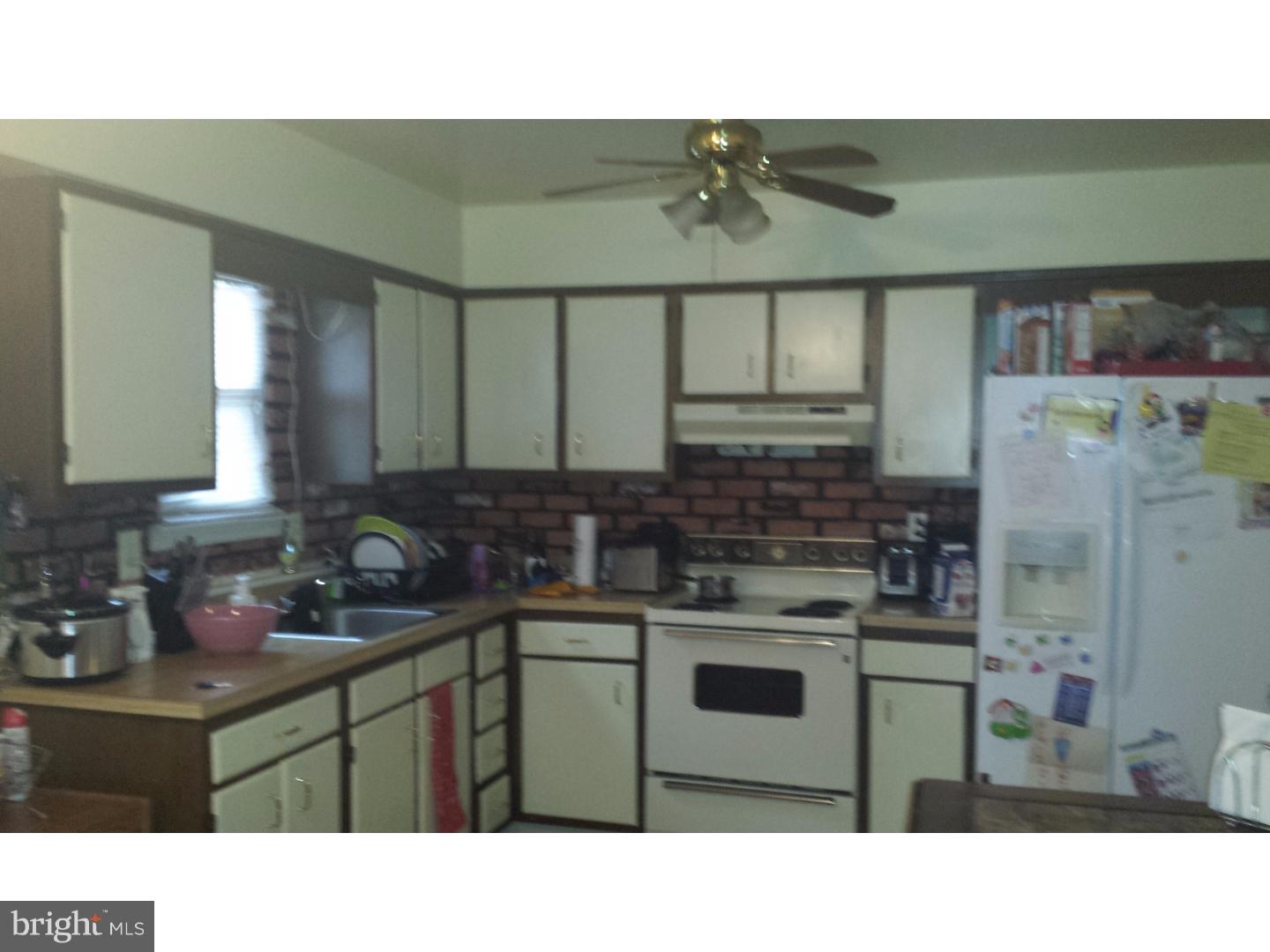 24 Yorkshire Road Sicklerville, NJ 08081 - Photo 3 of 14