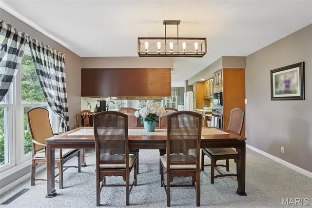 $425,000 | 19414 East Frontage Road, Raymond, IL 62560