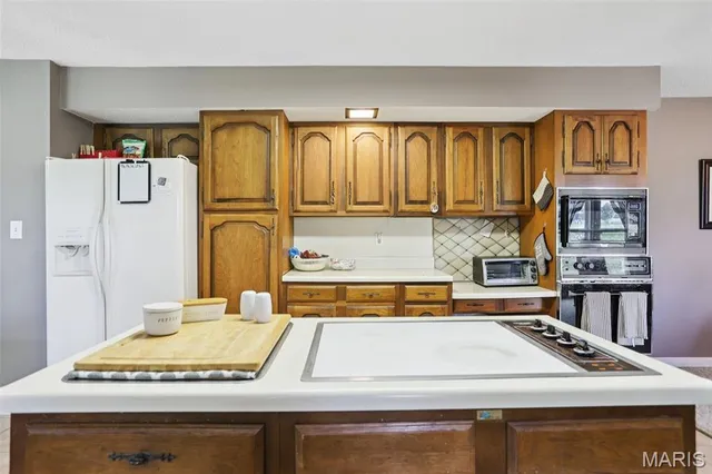 $425,000 | 19414 East Frontage Road, Raymond, IL 62560