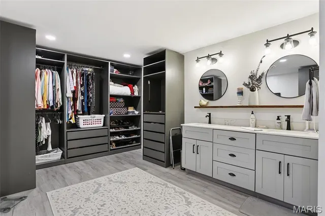 $425,000 | 19414 East Frontage Road, Raymond, IL 62560