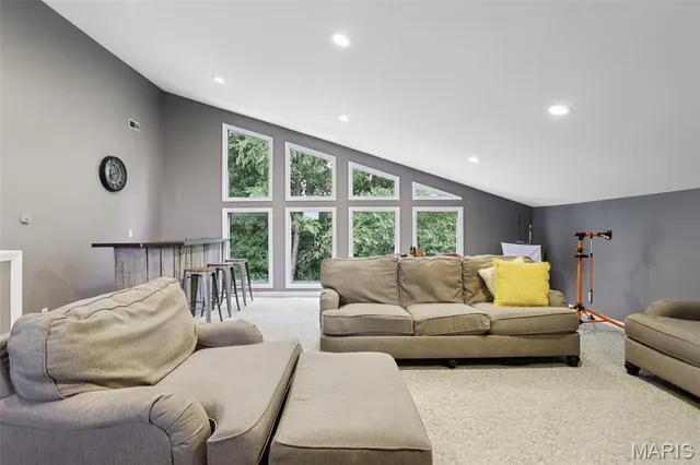 $425,000 | 19414 East Frontage Road, Raymond, IL 62560