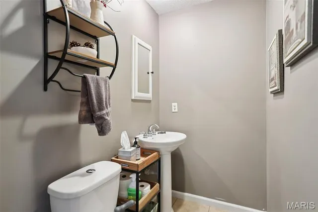 $425,000 | 19414 East Frontage Road, Raymond, IL 62560