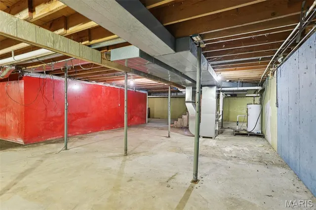 $425,000 | 19414 East Frontage Road, Raymond, IL 62560