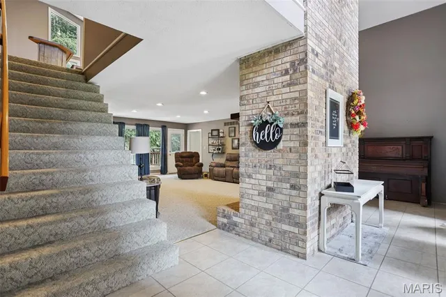 $425,000 | 19414 East Frontage Road, Raymond, IL 62560