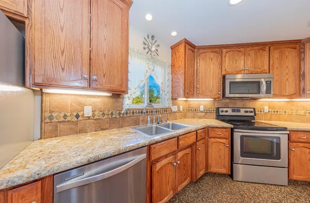 $919,000 | 33099 Road 800, Raymond, CA 93653