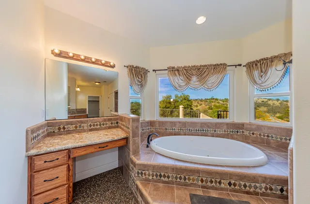 $919,000 | 33099 Road 800, Raymond, CA 93653