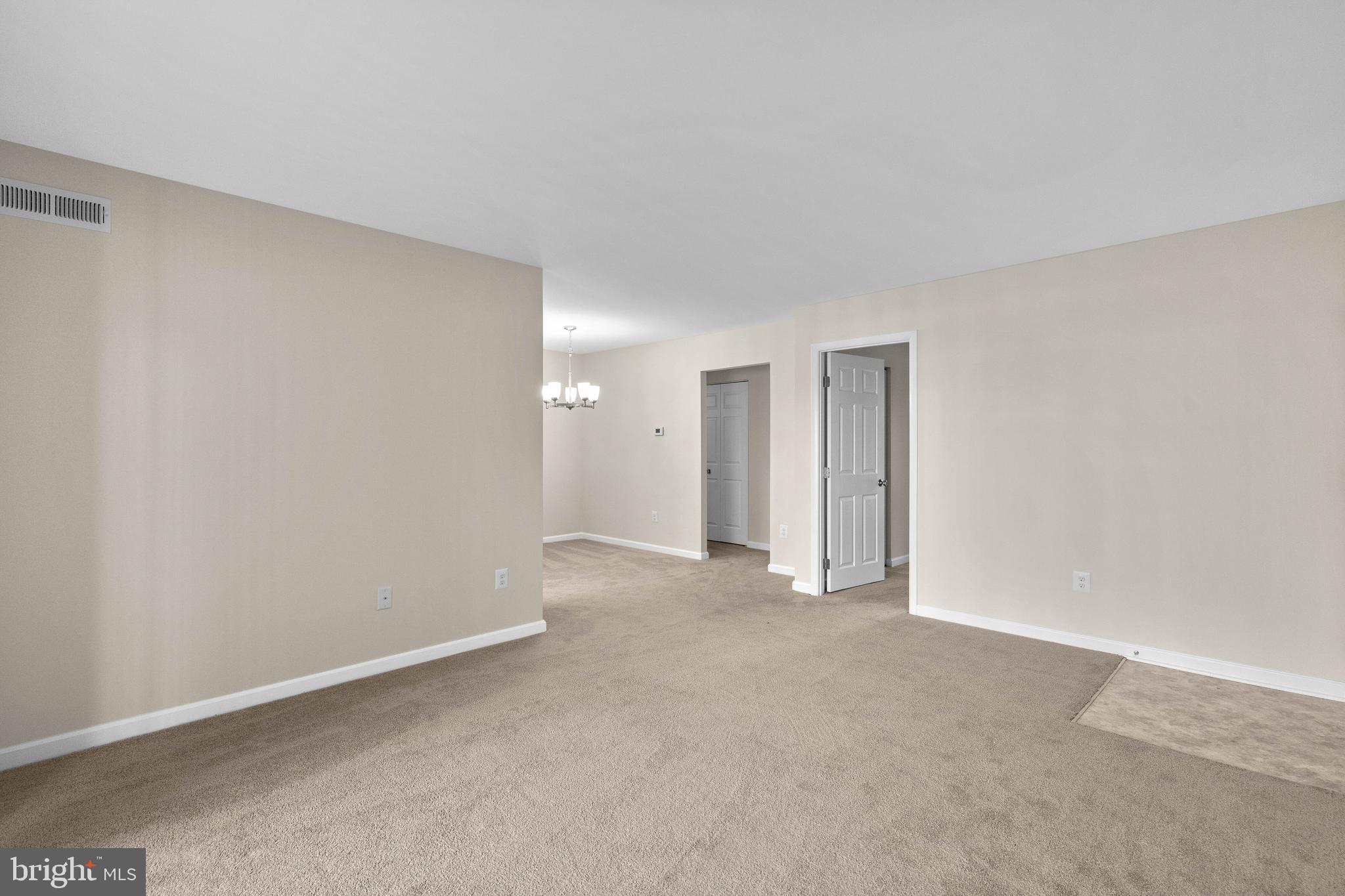 3216 Spartan Road, Unit 38 Olney, MD 20832 - Photo 3 of 26 Living Room