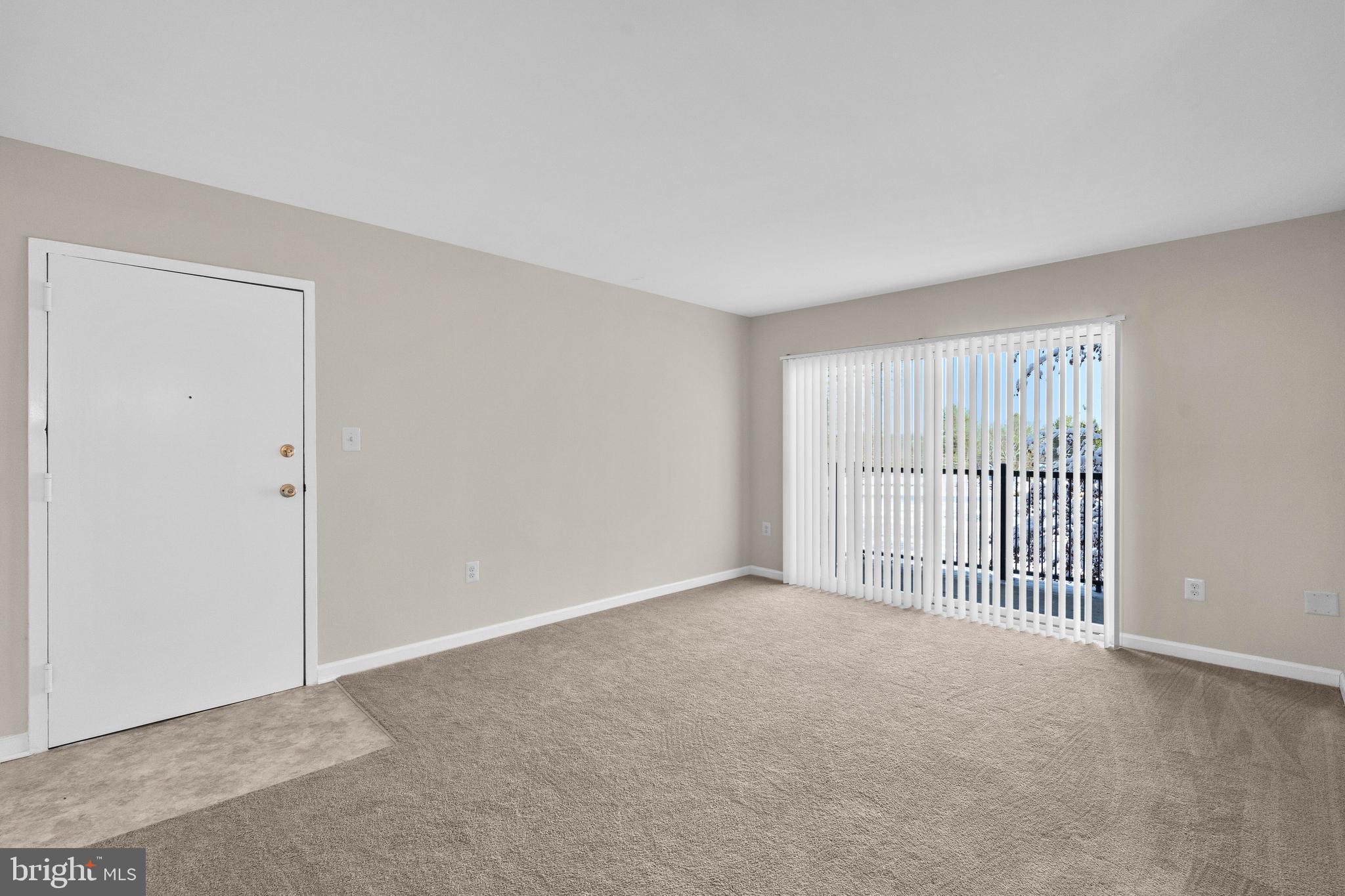 3216 Spartan Road, Unit 38 Olney, MD 20832 - Photo 5 of 26 Living Room