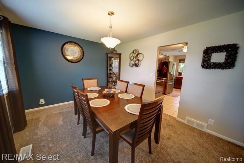 6682 Rustic Ridge Trail Grand Blanc, MI 48439 - Photo 4 of 34 Dining Rm to Kitchen.jpg