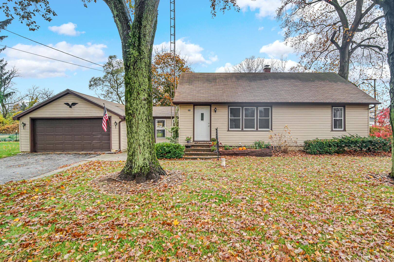 102 Elizabeth Street Kingsbury, IN 46350 - Photo 1 of 25 1620x1080