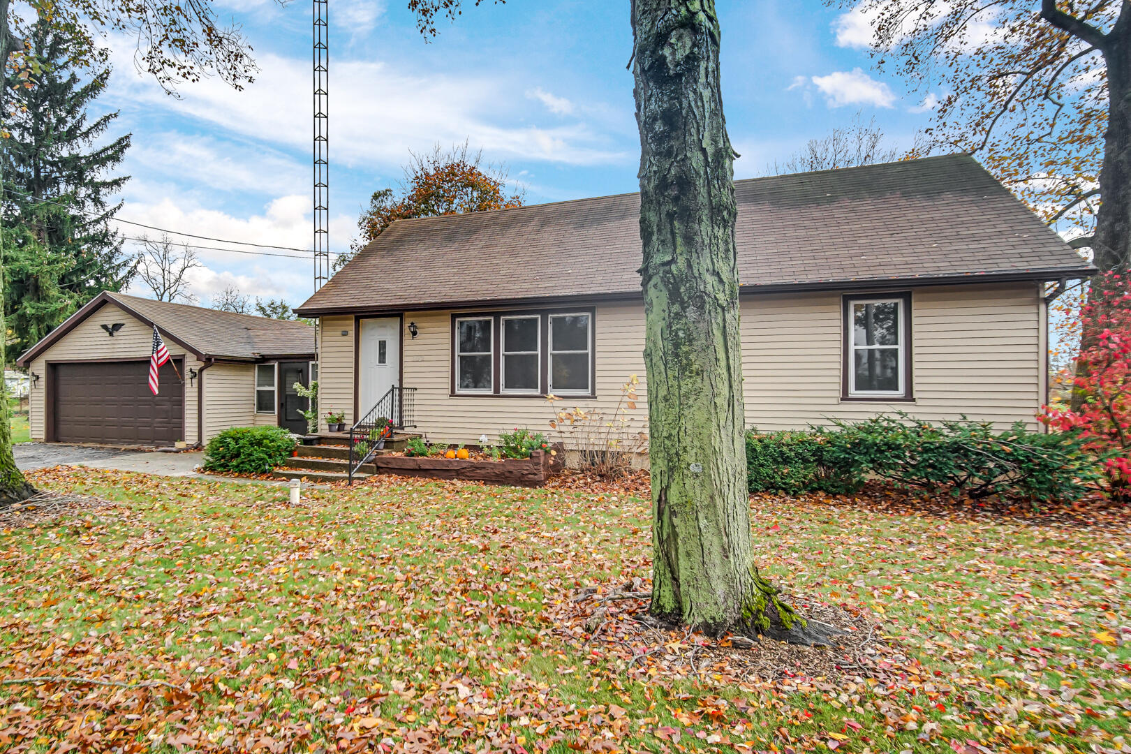 102 Elizabeth Street Kingsbury, IN 46350 - Photo 2 of 25 1620x1080