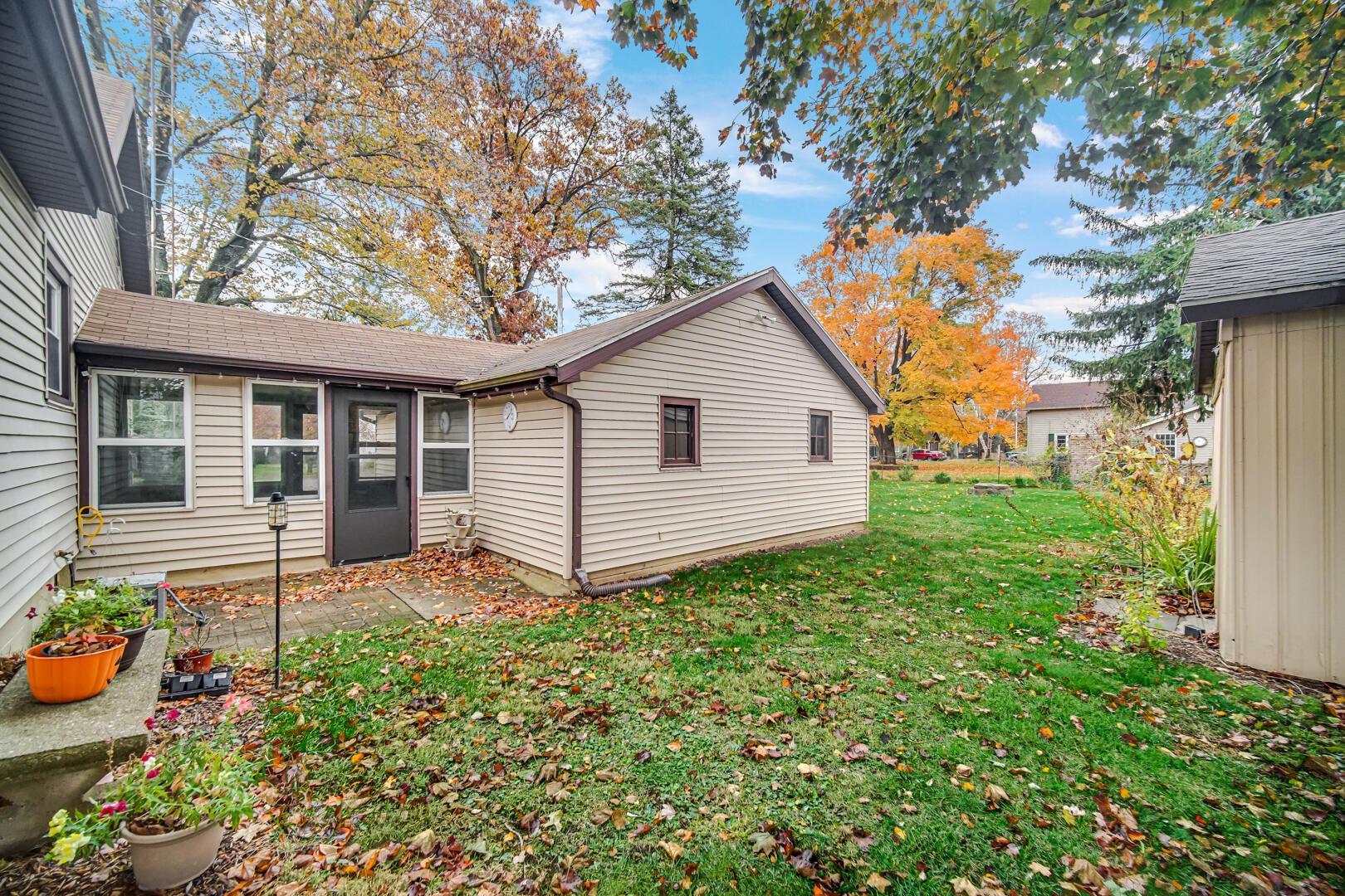 102 Elizabeth Street Kingsbury, IN 46350 - Photo 22 of 25 1620x1080