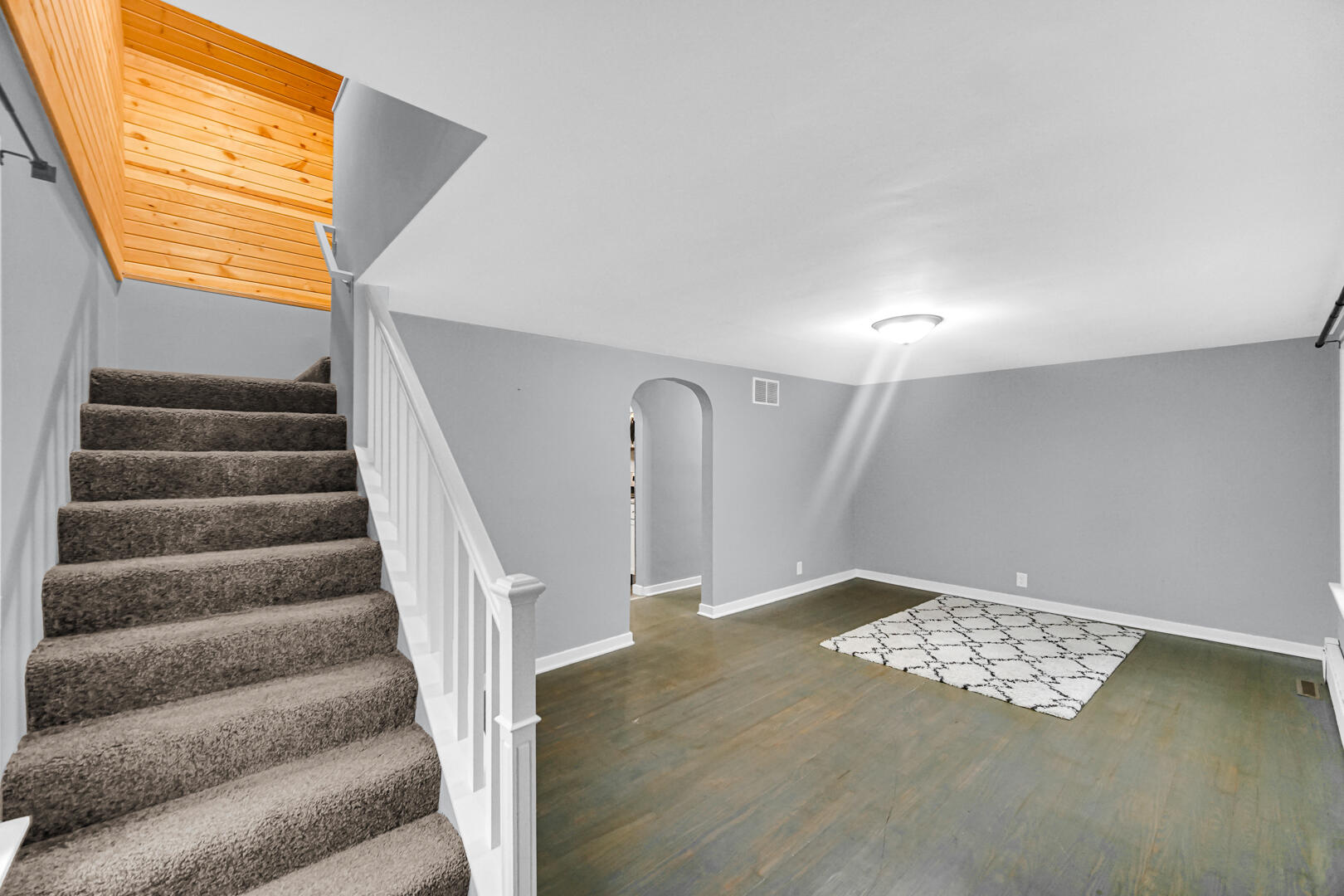 102 Elizabeth Street Kingsbury, IN 46350 - Photo 5 of 25 1620x1080