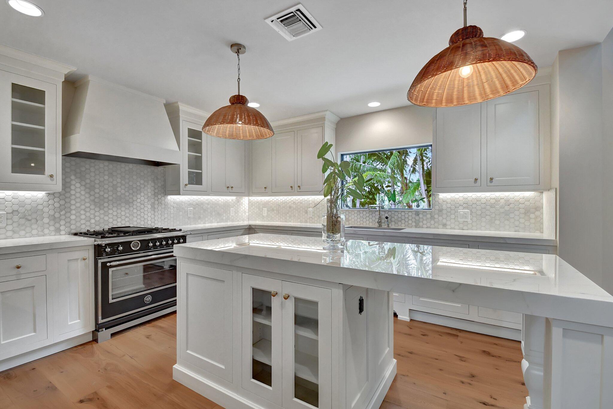 1099 Southwest 2nd Street Boca Raton, FL 33486 - Photo 24 of 47 Kitchen