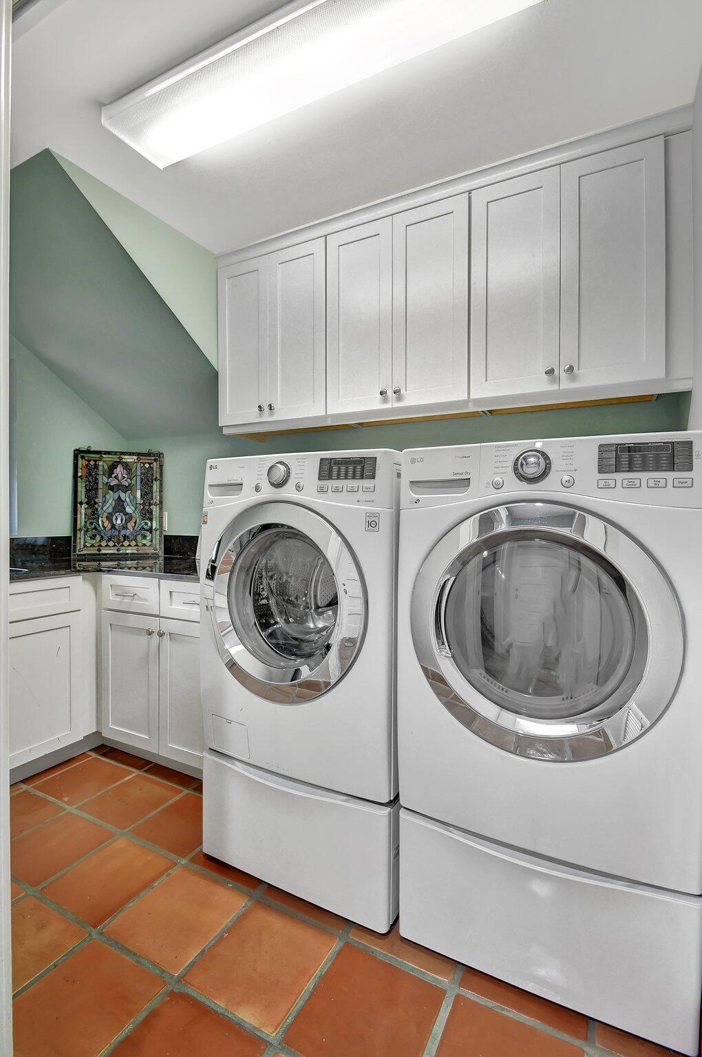 1099 Southwest 2nd Street Boca Raton, FL 33486 - Photo 25 of 47 Laundry Room