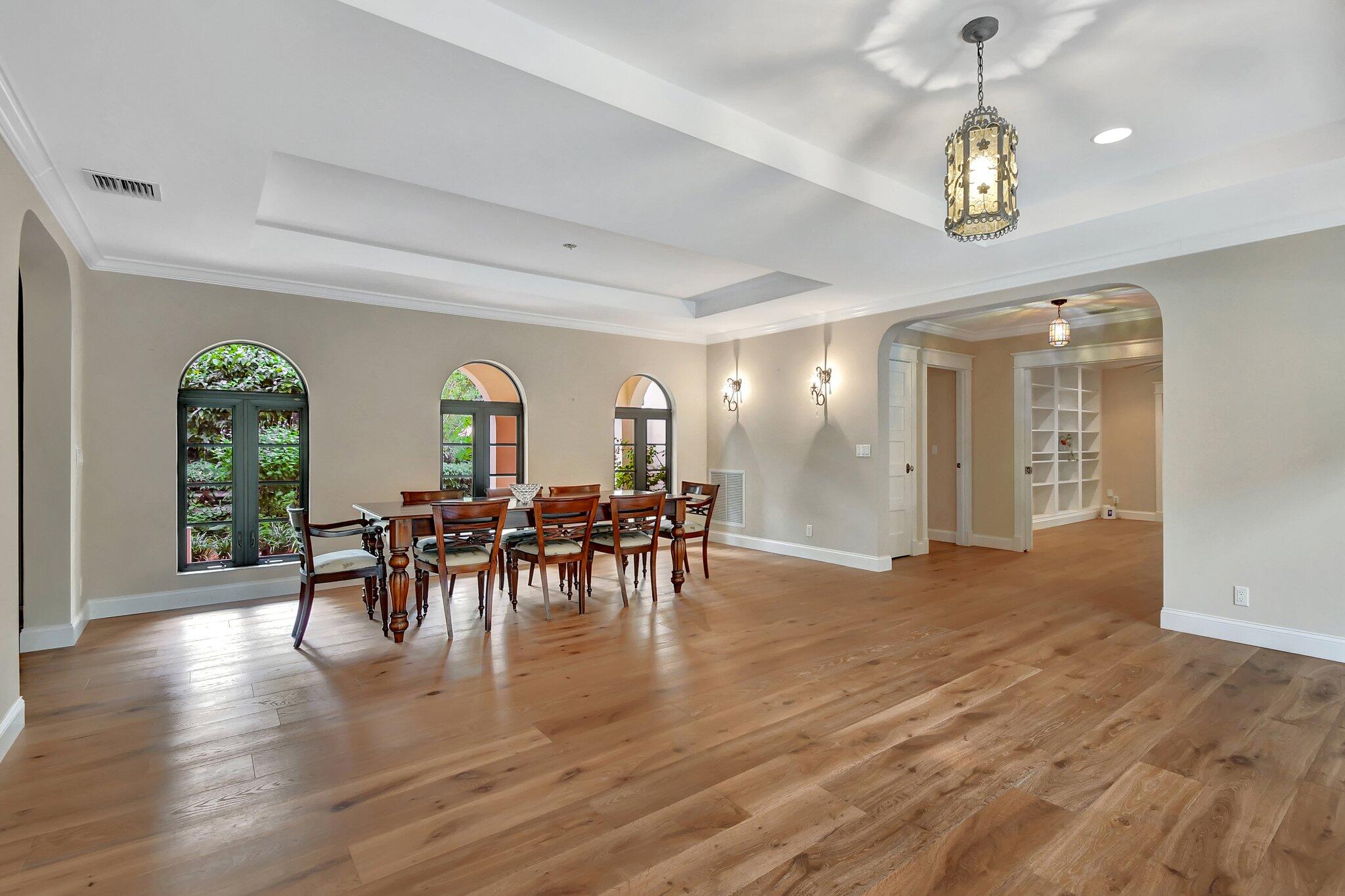 1099 Southwest 2nd Street Boca Raton, FL 33486 - Photo 6 of 47 Dining/Living Room